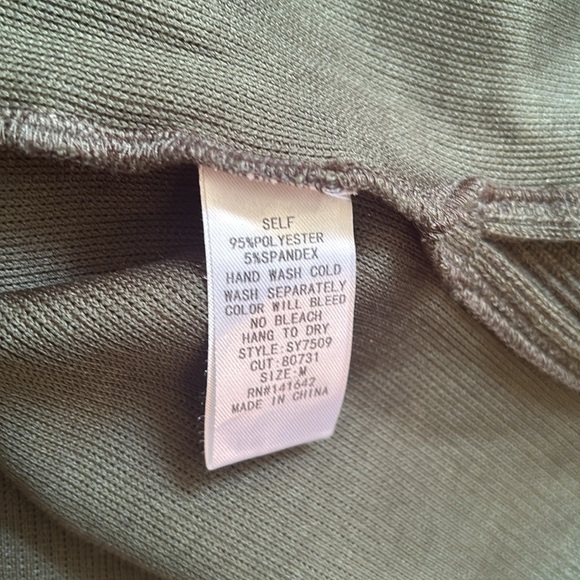 She + Sky | Dark Green Ribbed Oversized Sweater Size Medium - Picture 8 of 10